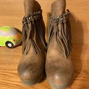 Sbicca fringe wedges